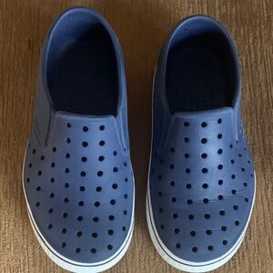 Native Boys Navy Water Shoes Size C 11